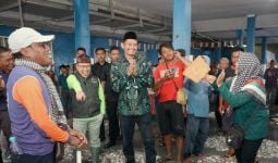 Sambangi Nelayan Subang, Gus Imin Terima Keluhan Ancaman Abrasi - JPNN.com