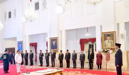 Jokowi Lantik Edy Nasution sebagai Gubernur Riau - JPNN.com