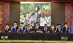 USNI Lepas Ratusan Wisudawan, Lahirkan Calon Wirausaha Muda di Era Digital - JPNN.com