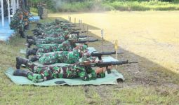 Jaga Daerah Perbatasan NKRI, Lanud RSA Mengasah Kemampuan Prajurit Menembak - JPNN.com
