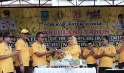 Ratu Tatu Chasanah: Tanpa Guru tidak Akan Ada Pemimpin di Indonesia Ini - JPNN.com
