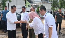 Dukung Gerakan Atasi Perubahan Iklim, Presiden Jokowi Pimpin Penanaman Pohon di JIEP - JPNN.com
