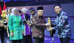 Serahkan Penghargaan Naker Award 2023, Wapres Kiai Ma'ruf Amin Sampaikan Harapan Ini - JPNN.com