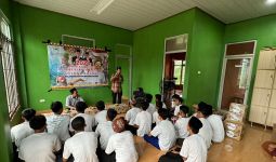 Santri Ganjar Berikan Latihan Kepemimpinan Bagi Anak Didik di Ponpes Bahrul Ulum - JPNN.com