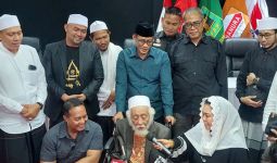 Mantap Dukung Ganjar-Mahfud, Ulama Karismatik Abuya Muhtadi Sampaikan Kalimat Begini - JPNN.com