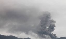 Waspada, Gunung Marapi Erupsi 46 Kali - JPNN.com