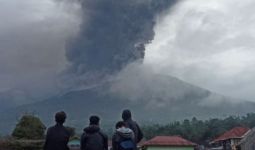 Nasib 2 Mahasiswa Semester Akhir UNP Pendaki Gunung Marapi Belum Pasti - JPNN.com