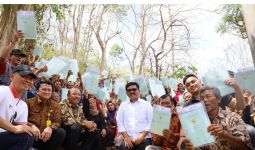 Meriung Bersama Warga Desa di Gunung Kidul, Menteri Hadi: Sertifikasi Genjot Ekonomi - JPNN.com