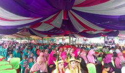 Ribuan Mak-Mak Anies di Pulau Kangean Gelar Deklarasi Akbar dan Doa Bersama untuk Kemenangan AMIN - JPNN.com