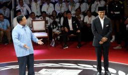 Saat Debat, Prabowo Sempat Joget Gemoy di Atas Panggung - JPNN.com