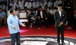 Joget Gemoy Prabowo Tampak Sangat Bermasalah, Tak Kenal Situasi - JPNN.com