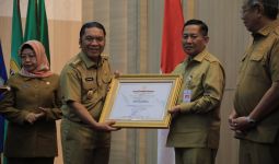 Penuhi Berbagai Hak Warga, Pemkot Tangerang Raih Penghargaan dari Kemenkumham - JPNN.com