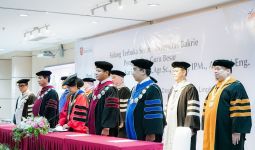 Profesor Deffi Ayu Puspito Sari Dikukuhkan sebagai Guru Besar Universitas Bakrie - JPNN.com