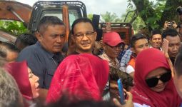 Berkunjung ke Kampung Bata Pekanbaru, Anies Baswedan Malah Dikira Caleg oleh Warga - JPNN.com