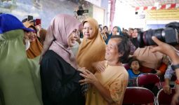 Atikoh Ganjar Kunjungi Warga Kapuk dan Dukung Program Ibu Sehat Keluarga Kuat - JPNN.com