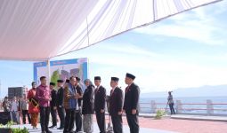 8 Pejabat Daerah Inovator Kelautan Menerima Satyalancana Wira Karya - JPNN.com