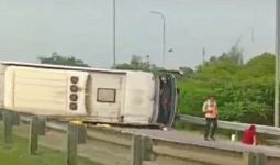 Kecelakaan Maut di Exit Tol Cikopo, 12 Orang Meningga Dunia - JPNN.com