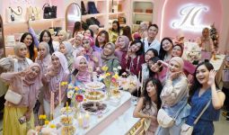 Cut Meyriska Hingga Eriska Rein Meriahkan Pembukaan Outlet Jims Honey di Bandung - JPNN.com