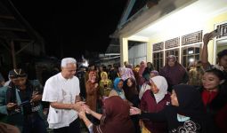 Di Rumah Ustaz Izudin, Ganjar Sampaikan Kabar Baik buat Guru Agama, Alhamdulillah - JPNN.com