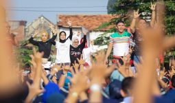 Momen Atikoh Ganjar Menyapa Warga dan Senam Bareng Mak-Mak di Surabaya - JPNN.com