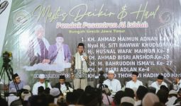 Mahfud MD Beri Pesan untuk Santri Ketika Hadir di Haul Pendiri Ponpes Al-Islah - JPNN.com