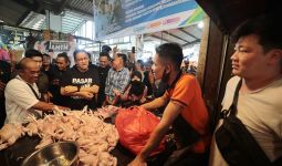 Blusukan di Pasar Flamboyan Pontianak, Anies Dengar Keluhan Pedagang dan Konsumen - JPNN.com