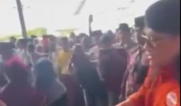 Viral Video Gus Mitah Bagi Uang, Pengamat Minta Diusut Asalnya - JPNN.com