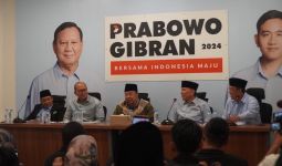 Pimpinan Ponpes Buntet Dukung Prabowo-Gibran, Iwan Bule: Insyaallah Jabar Menang Telak - JPNN.com