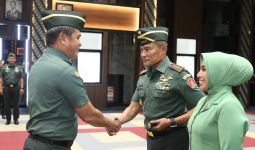 30 Perwira TNI AD Naik Pangkat, 19 Kolonel Pecah Bintang - JPNN.com