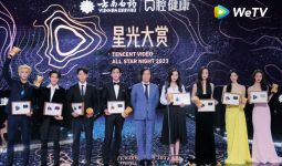 Xu Kai dan Zhao Lusi Raih Penghargaan Bergengsi di Tencent Video All Star Night 2023 - JPNN.com