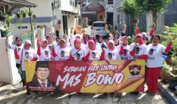 Relawan Mas Bowo Gelar Senam Sehat dan Pembagian Sembako di Kabupaten Bogor - JPNN.com