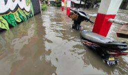 BPBD: 12 Kelurahan di Jaksel Masih Terendam Banjir Hingga Minggu Malam - JPNN.com