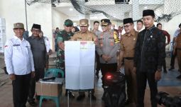 Kapolres Inhil Kawal Ketat Pelipatan Surat Suara Pemilu 2024 di Gudang Logistik KPUD - JPNN.com