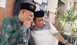 Komjen Purnawirawan Sowan Kepada K.H. Marzuki Mustamar, Demi Ganjar? - JPNN.com