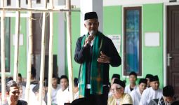 Di Ponpes Ma'hadut Tholabah Tegal, Ganjar Berkomitmen Jalankan UU Pesantren - JPNN.com