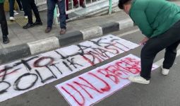 Jangan Pilih Prabowo, Mahasiswa UNJ Demo Tolak Politik Dinasti - JPNN.com