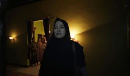 Cerita Aghniny Haque Menangis saat Pemotretan Poster Film Pemandi Jenazah - JPNN.com