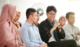 Alam Ganjar Sampaikan Orientasi Soal Pendidikan di Hadapan Pemuda Banten - JPNN.com