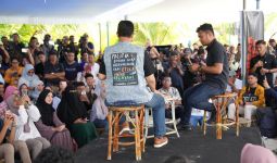 Janji Anies soal Lapangan Bola dengan Rumput Bertaraf Internasional di Ambon, Gratis - JPNN.com