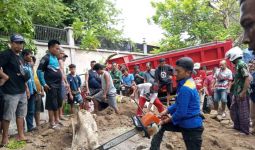 2 Pemotor Tewas Ditabrak Truk Berkelir Merah di Situbondo, Begini Kejadiannya - JPNN.com