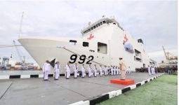 Menhan Prabowo Memberangkatkan Kapal Rumah Sakit TNI AL yang Membawa Bantuan untuk Palestina - JPNN.com