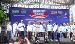 Srikandi Repnas Gelar Senam Gemoy & Adakan Paket Tebusan Sembako Murah untuk Ribuan Ibu Tanjung Priok - JPNN.com