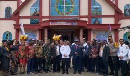 Gereja Megah Berdiri di Daerah Konflik, Masyarakat Sumbang 360 Ekor Babi - JPNN.com