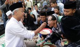 Keluarga Besar Ponpes An Nur Bantul Dukung Ganjar, Ada Tradisi Lengseran - JPNN.com