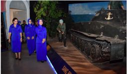 Ketum Jalasenastri Bicara Semangat Kebersamaan Saat Berkunjung ke Museum Pusat TNI AL - JPNN.com