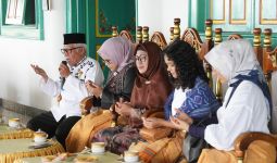 Disowani Fery Farhati, Jojau Kesultanan Tidore Doakan Takdir Terbaik Bagi Anies Baswedan - JPNN.com