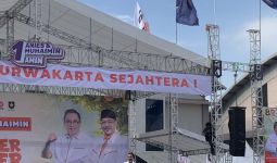 Pendukung Rela Menunggu 7 Jam untuk Kampanye di Purwakarta, Anies Terharu - JPNN.com