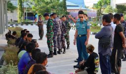 TNI AL Berhasil Amankan 24 PMI Nonprosedural yang Kembali dari Malaysia - JPNN.com
