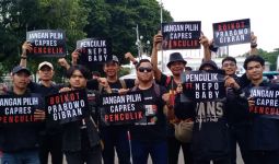 Petisi Koalisi Masyarakat Sipil di Acara Kamisan Menyoal Pencalonan Prabowo-Gibran - JPNN.com