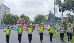 Aksi Polwan Cantik Ajak Masyarakat Ciptakan Pemilu Damai dan Tidak Golput di Pekanbaru - JPNN.com